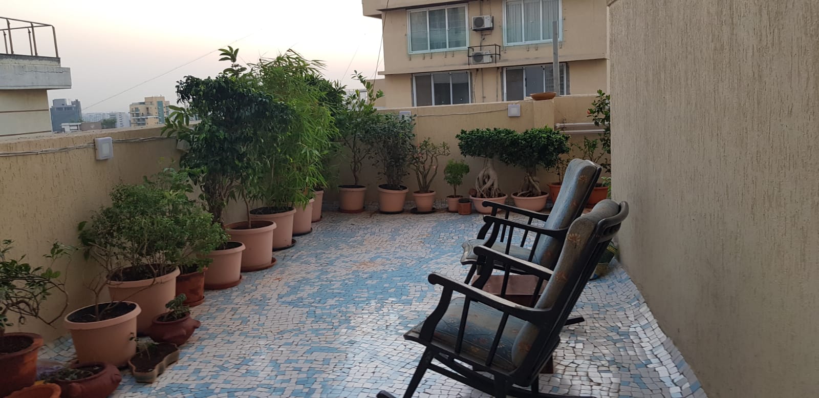 4 BHK Fully Furnished in Two Roses , Bandra West
